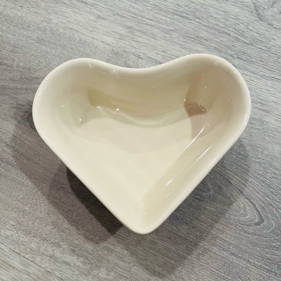 ❤️ Longaberger Heart shaped dish ❤️ - Picture 4 of 9